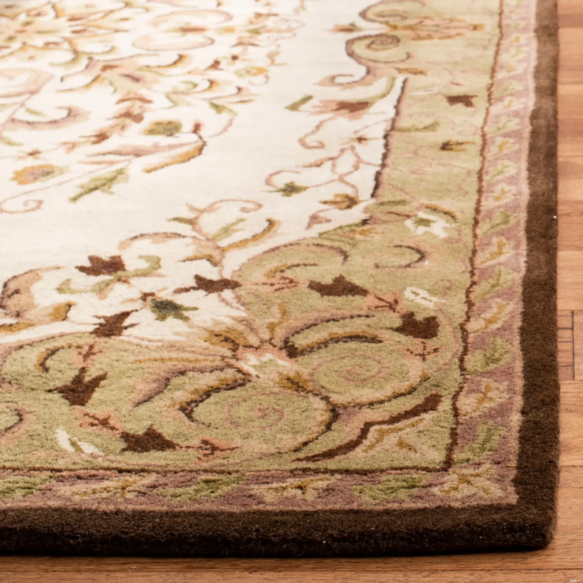 Heritage Acanthus Medallion Hand-Tufted Wool Rug