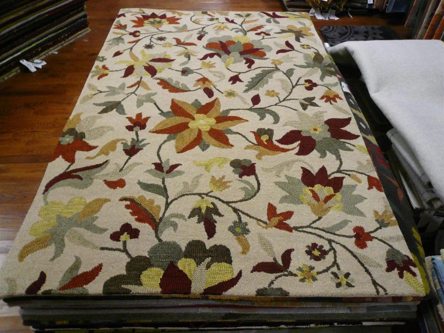 Jardin Jacobean Vine Floral Hand-Tufted Wool Rug