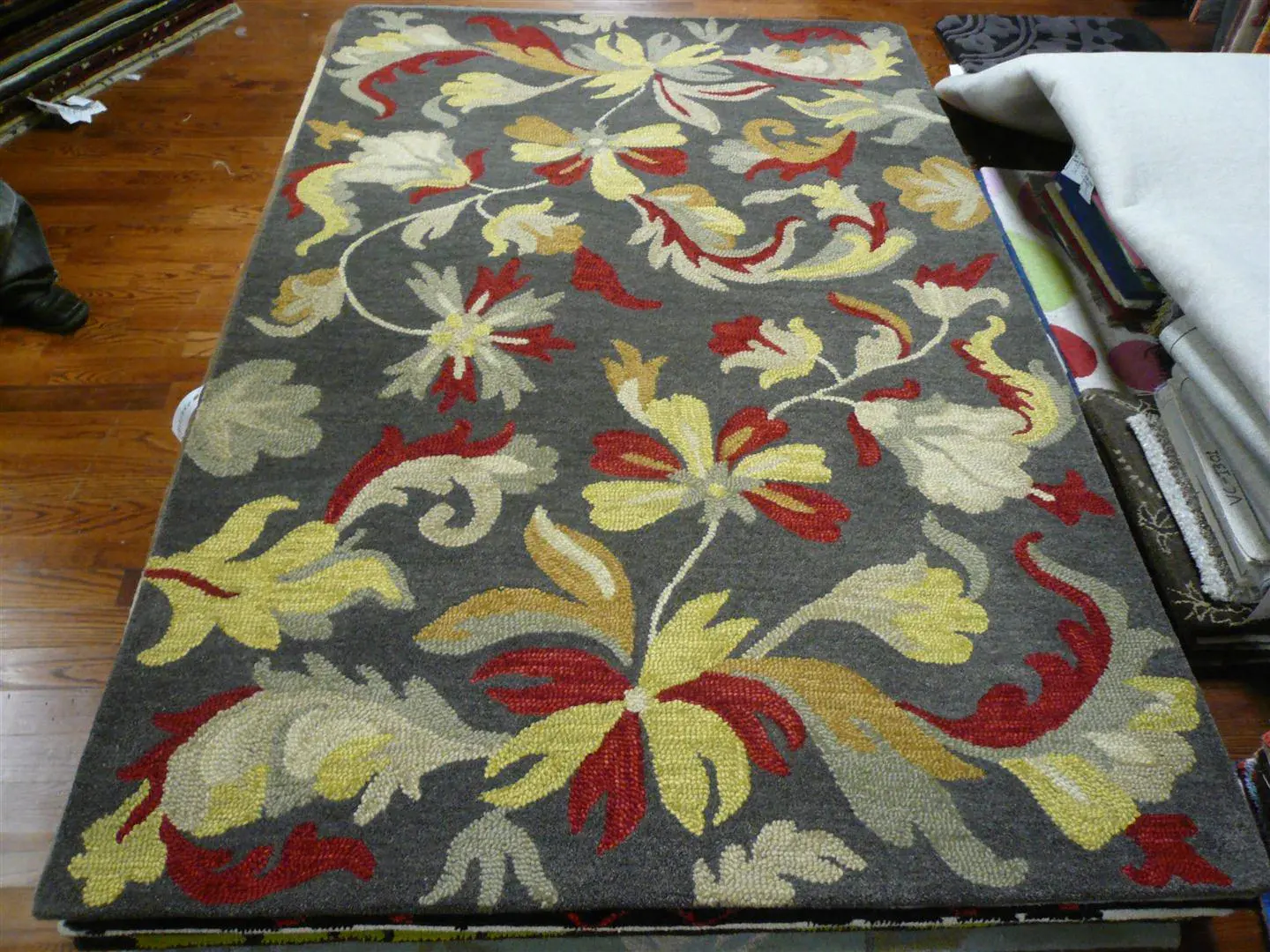 Jardin Acanthus Scroll Hand-Tufted Wool Rug