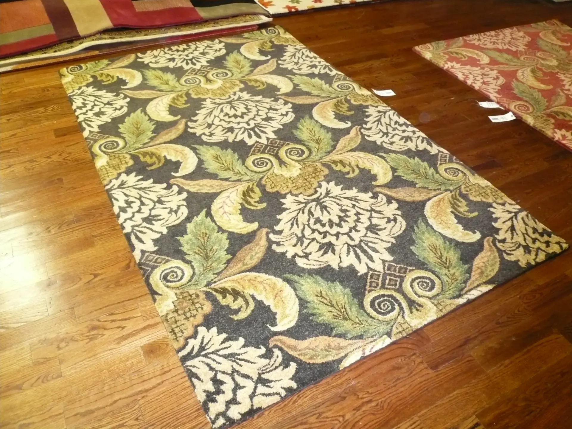 Metro Heritage Damask Hand-Tufted Wool Rug