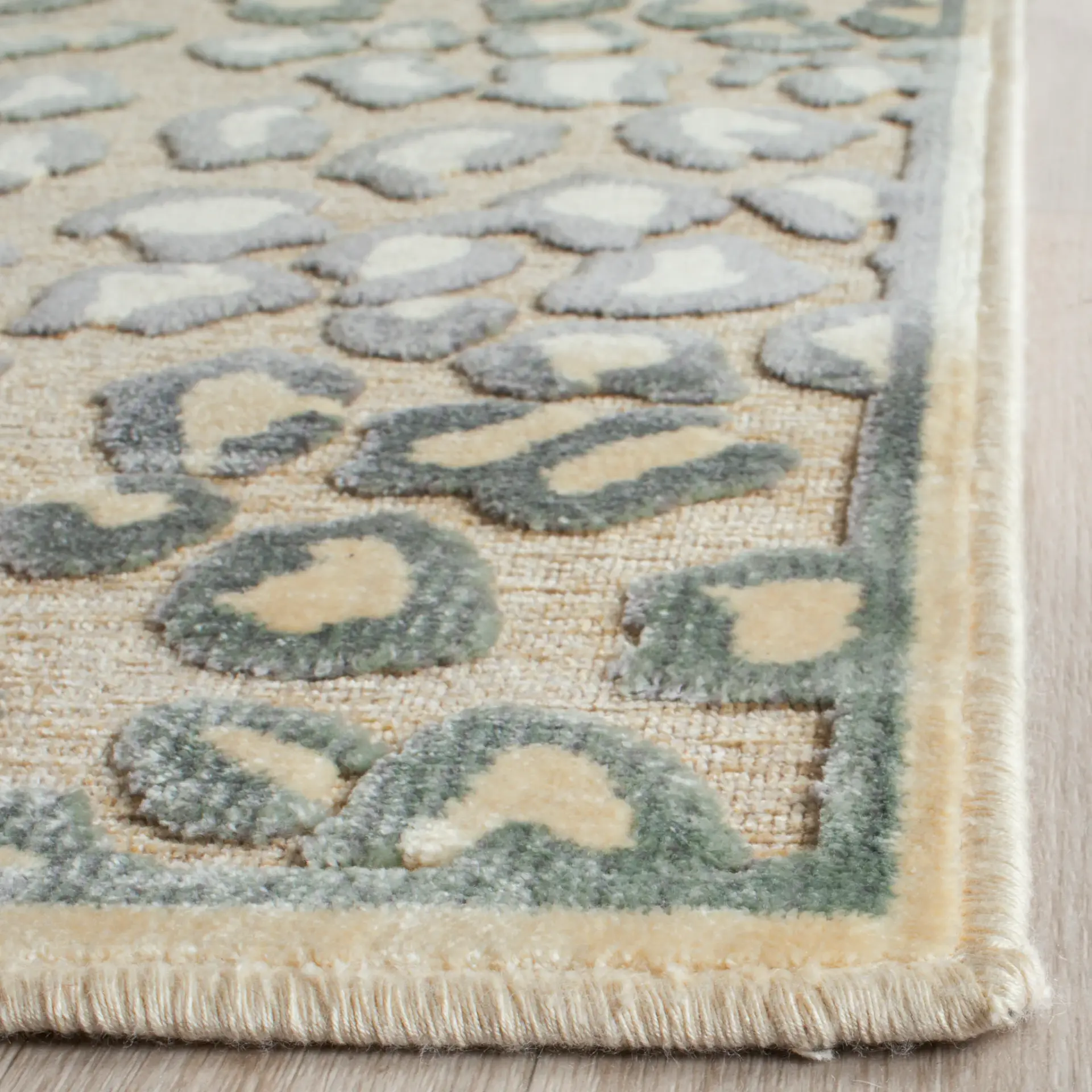 Paradise Glam Animal Print Viscose Rug