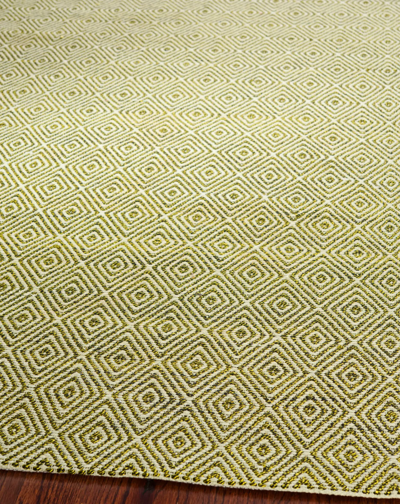 Southampton Diamond Hand-Woven Rug