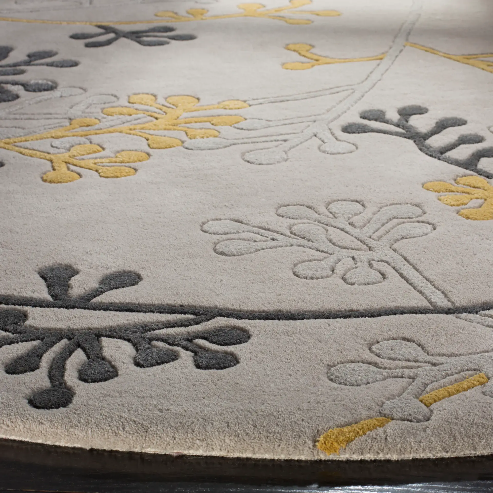 Soho Botanical Branch Hand-Tufted Rug