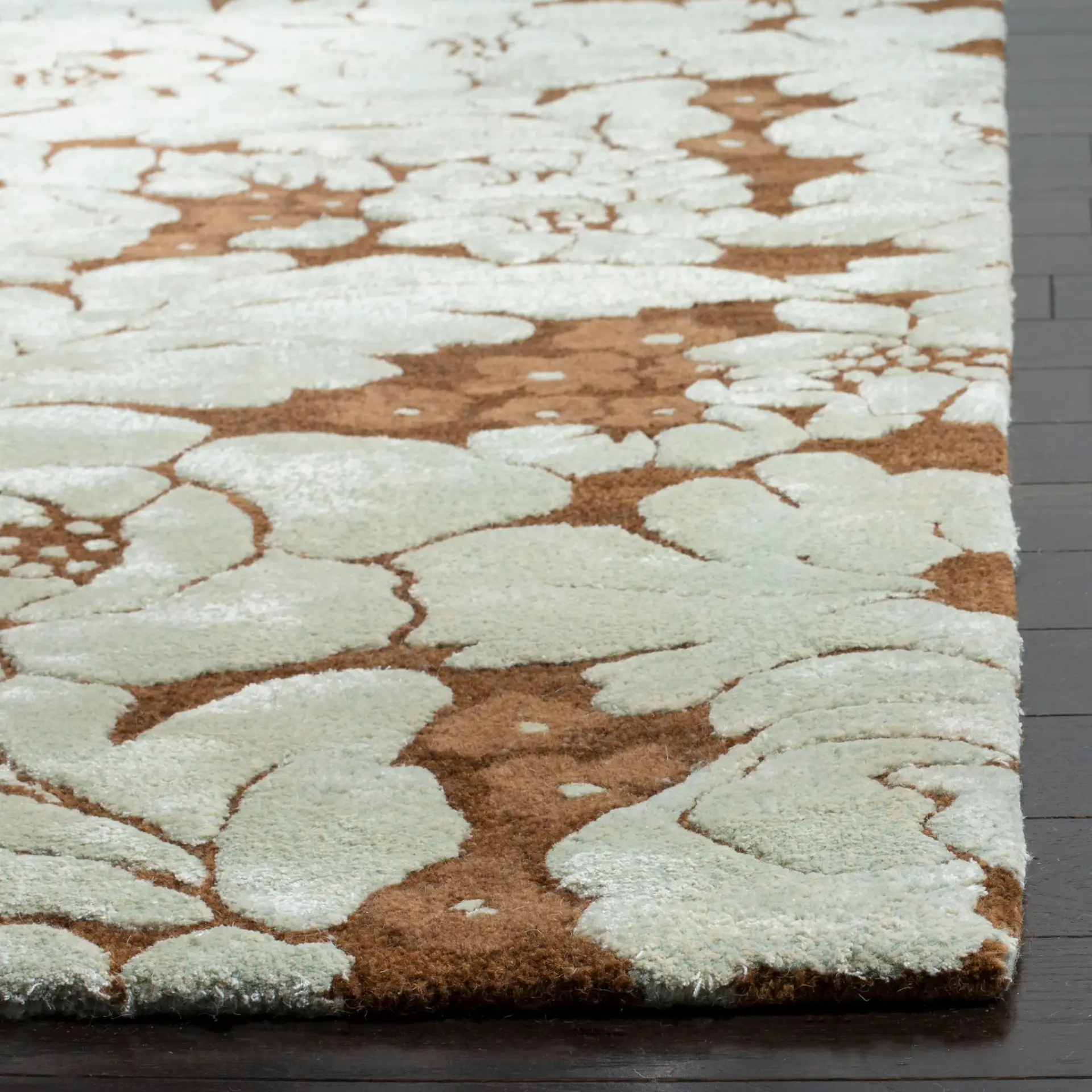 Soho Floral Hand-Tufted Wool Rug