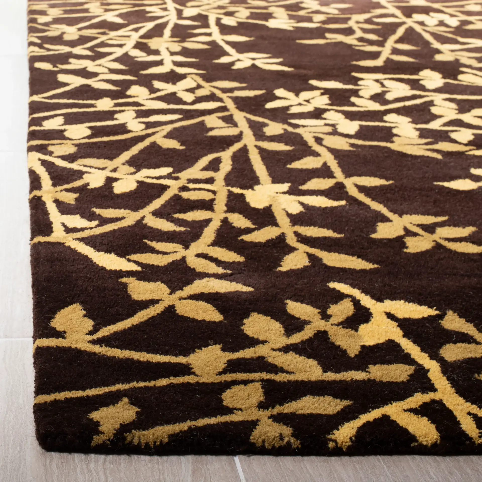 Soho Leafy Branch Hand-Tufted Rug