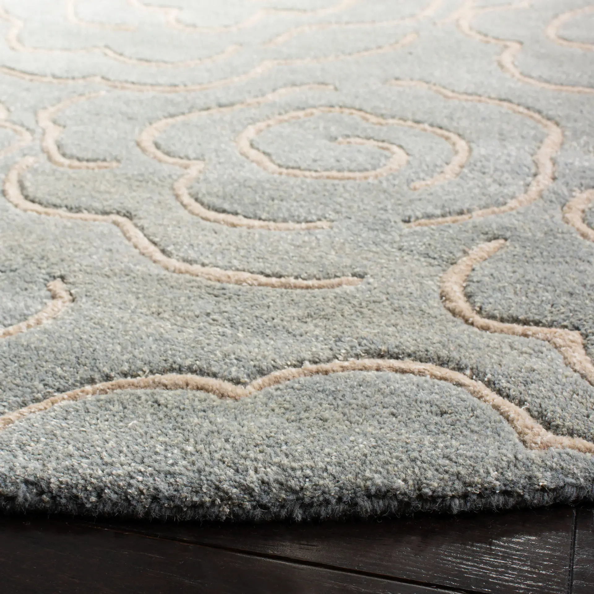 Soho Swirling Bloom Hand-Tufted Rug
