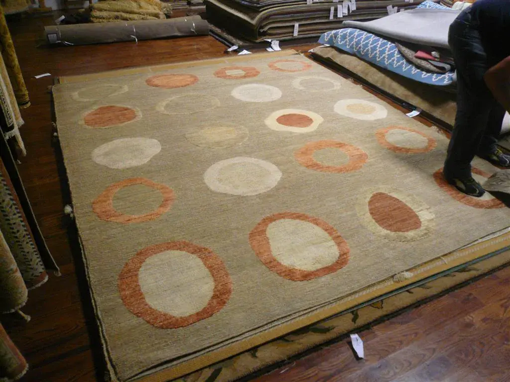 Santa Fe Scattered Circles Hand-Knotted Wool Rug