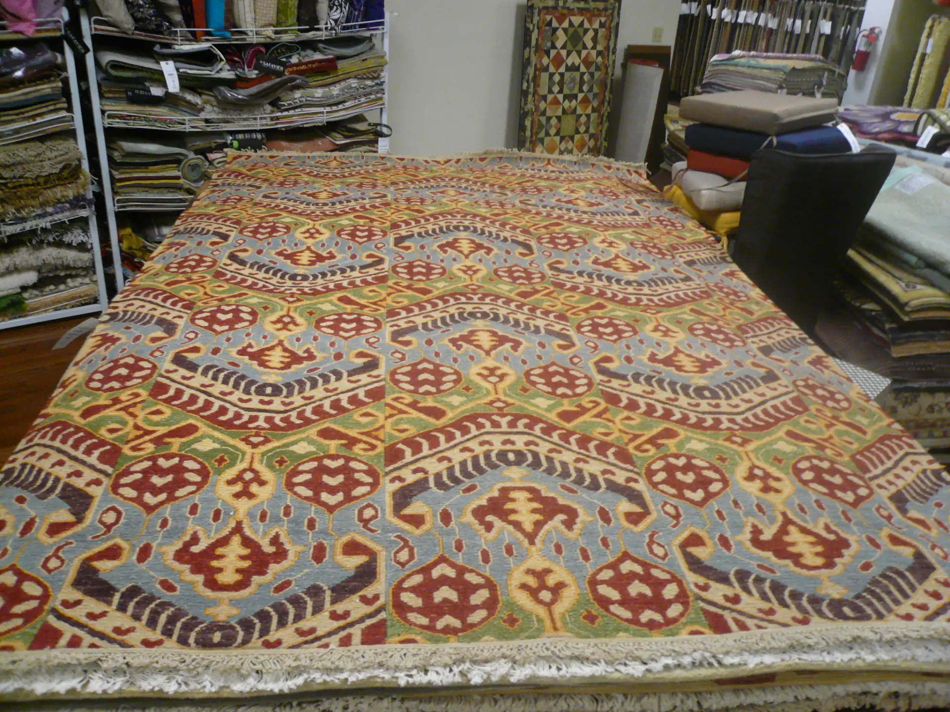 Sumak Chevron Ikat Hand-Woven Wool Rug
