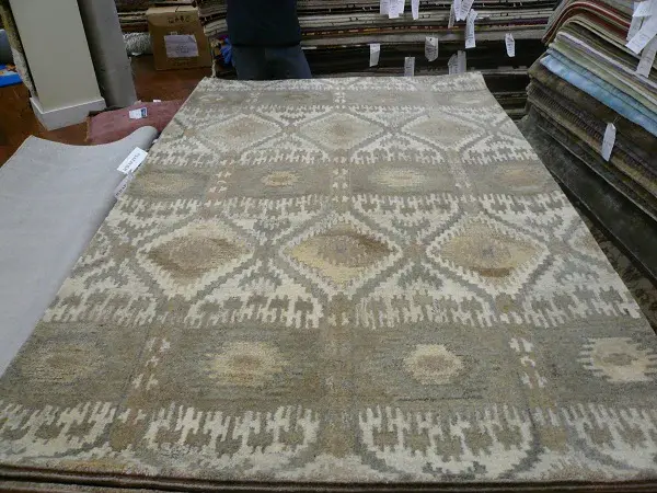 Wyndham Ikat Diamond Hand-Tufted Wool Rug