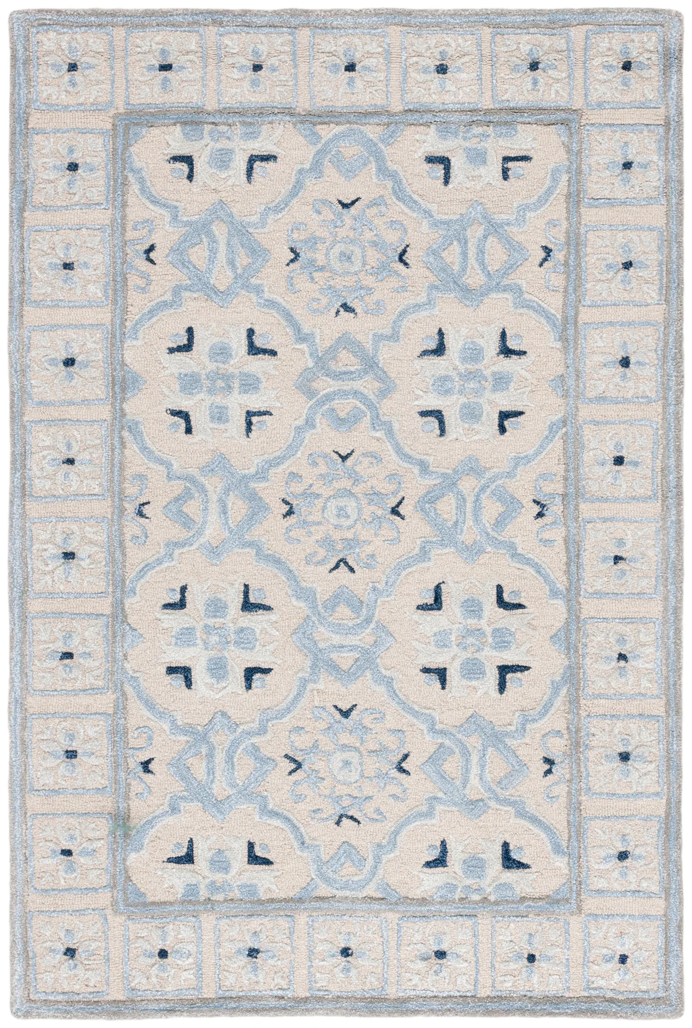 Bella Interlocking Trellis Hand-Tufted Rug in Ivory / Blue