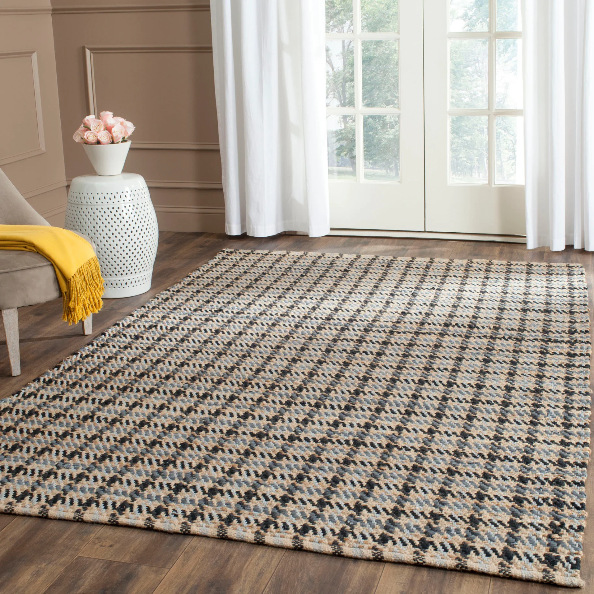 Cape Cod Meadow Houndstooth Hand-Woven Rug in Gray / Natural