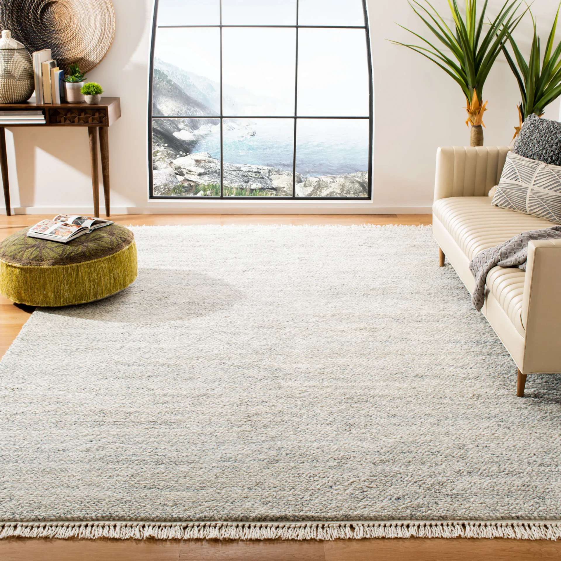 Casablanca Textured Solid Hand-Knotted Wool Rug in Gray