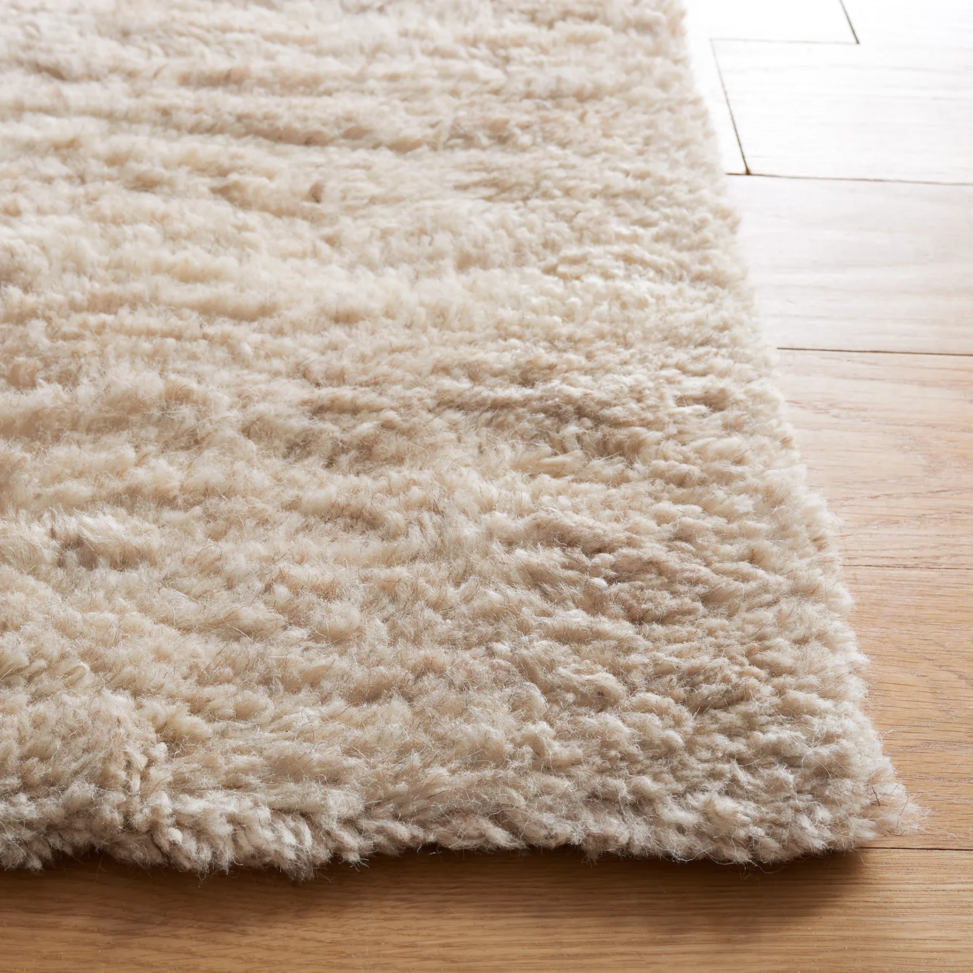 Casablanca Textured Solid Hand-Tufted Wool Rug in Beige