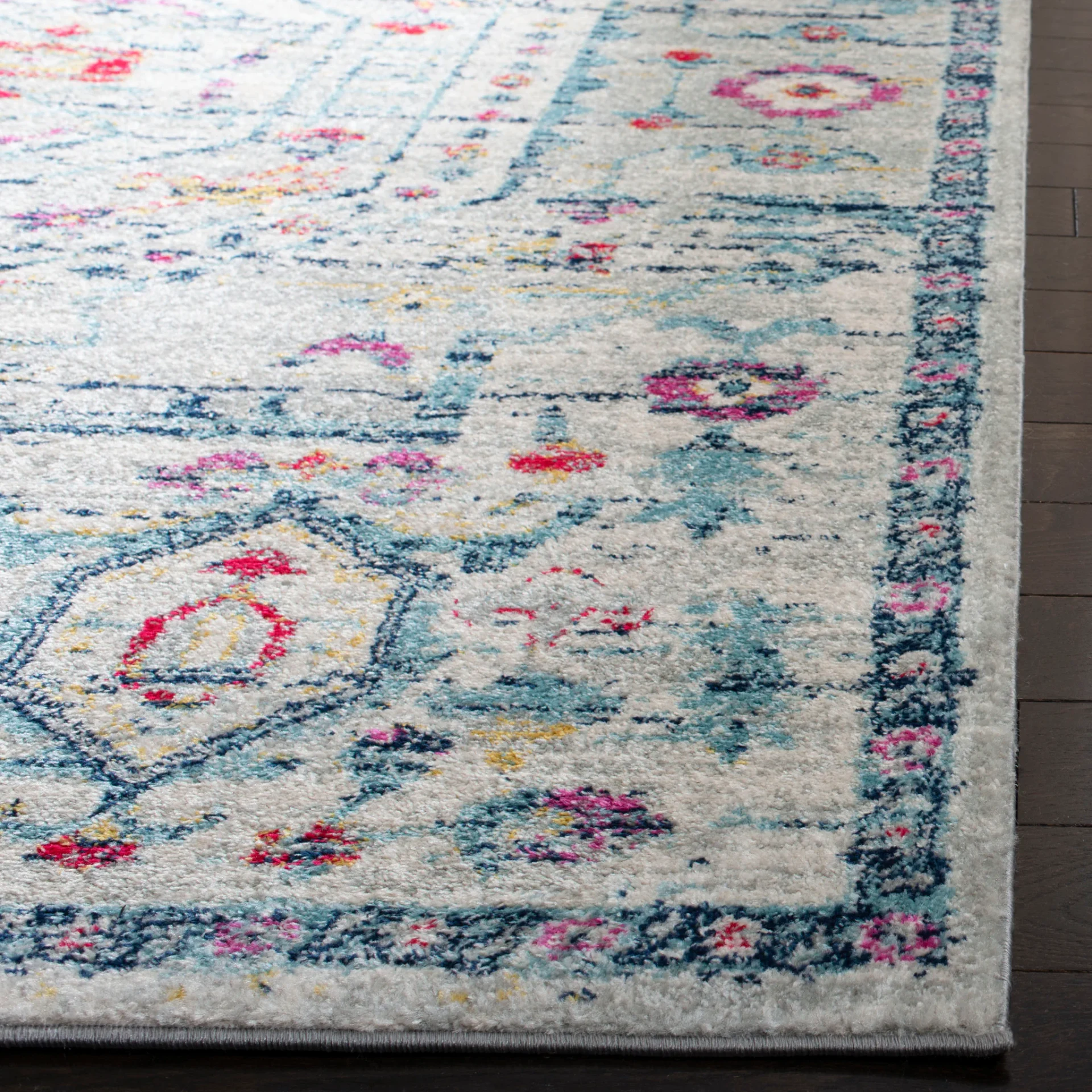 Madison Transitional Geometric Medallion Rug in Light Gray / Fuchsia