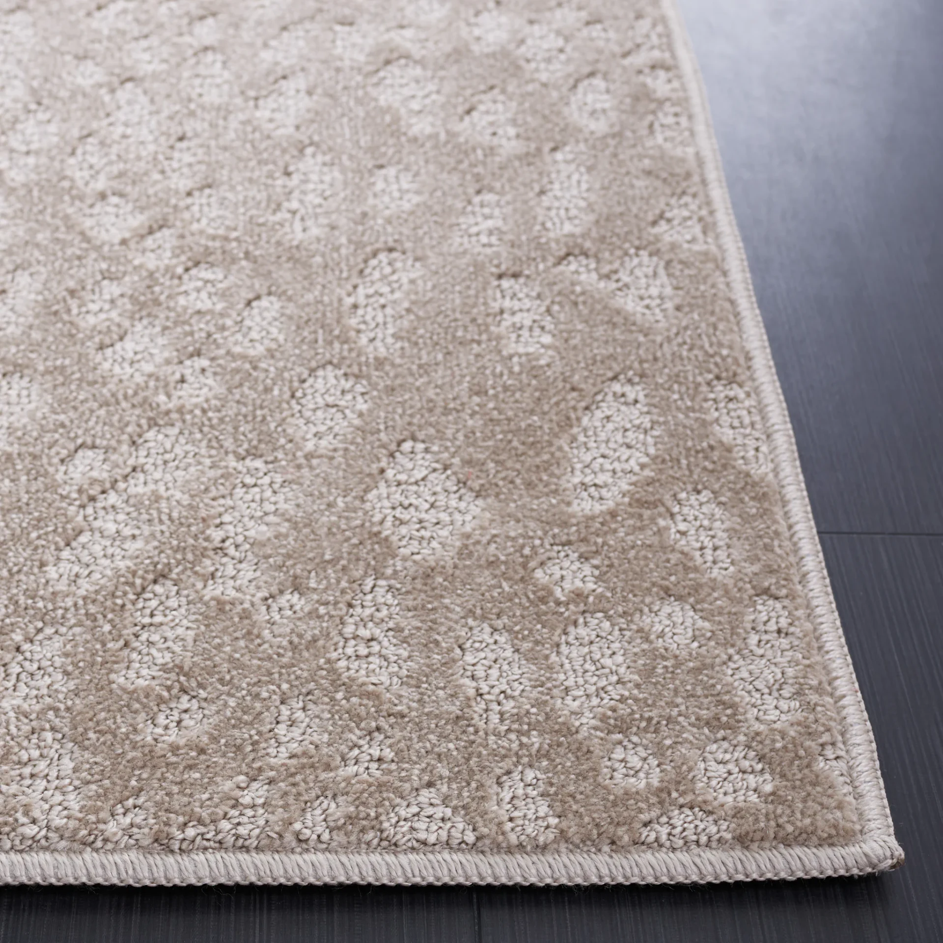 Pattern & Solid Pattern And Solid Spotted Rug in Beige